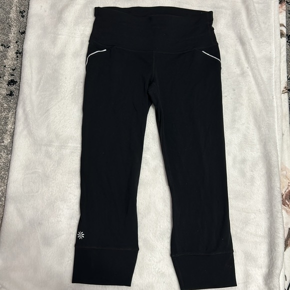 Athleta Relay black Capri cropped leggings - Picture 2 of 11